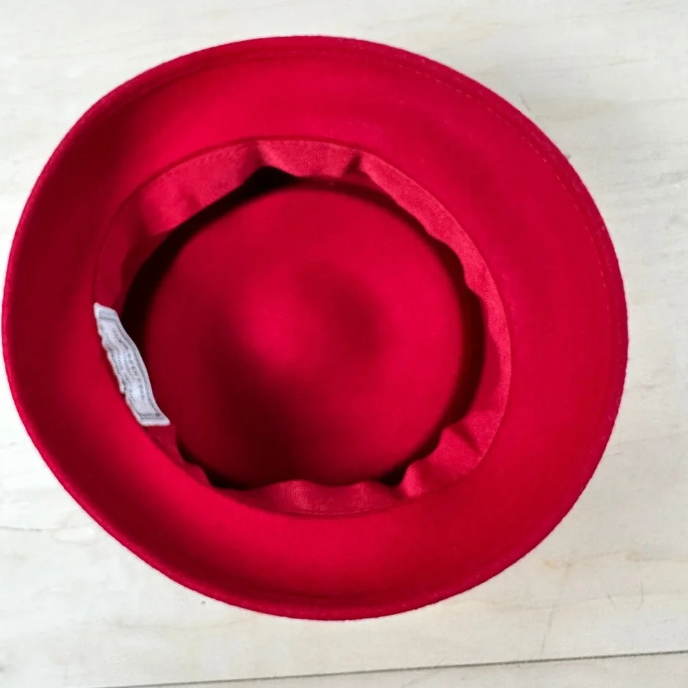 Lot 2 Wool Hats Women's Red Maroon Soprattutto Winter, Dress Rhinestones‎ Italy
